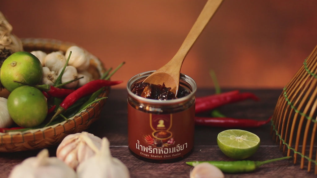 Maekhun Crispy Shallot Chili Paste – Mild and Crunchy